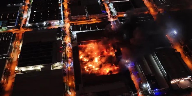 Kimyasal kaplama fabrikas�nda yang�n - Son Dakika Haber