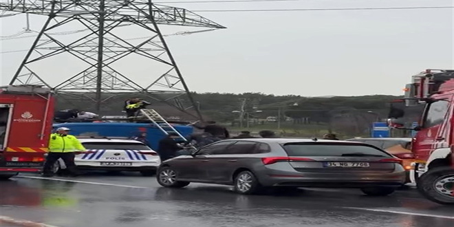 Ey�psultan'da cezaevi nakil arac� devrildi: 2'si a��r 10 yaral�