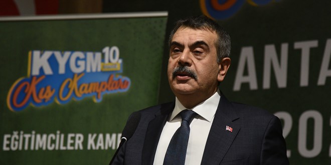 Bakan Tekin: Kimse kimsenin k�l���yla u�ra�m�yor
