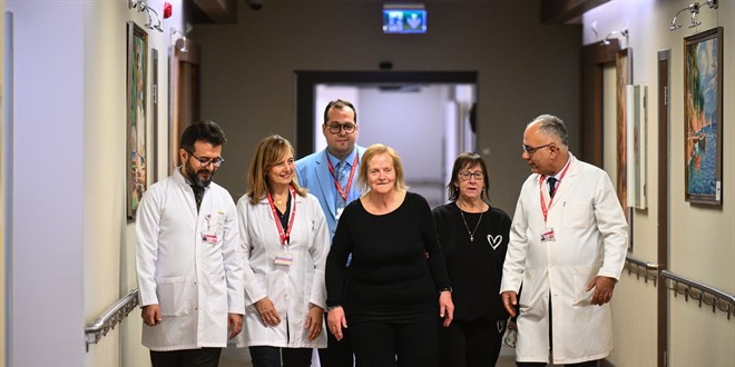 �ngiliz hastan�n 'karanl�k d�nyas�' T�rkiye'de ayd�nland�