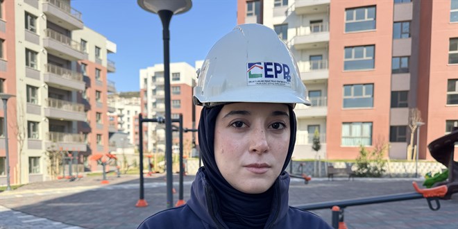 Depremzede mimar, �ocuklu�unun ge�ti�i mahalleyi yeniden in�a ediyor