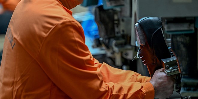 Dev �retim �ss�: Cezaevinden g�nde bin �ift ayakkab� ��k�yor - Son Dakika Haber