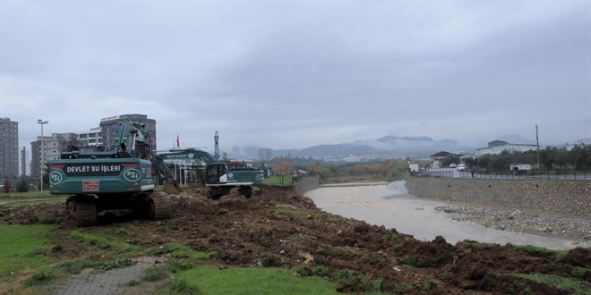 Mersin'de sa�anaktan etkilenen alanlarda onar�m �al��malar� s�r�yor - Son Dakika Haber