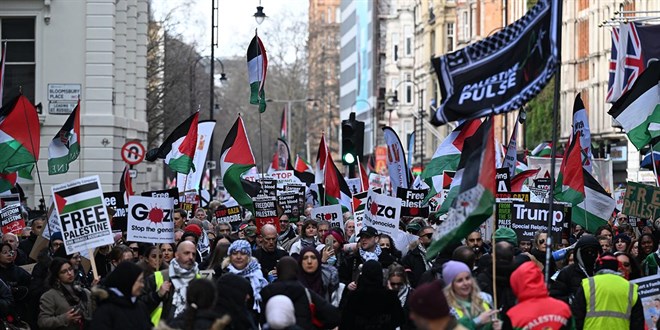 �ngiltere'de on binler Filistin'e destek verdi - Son Dakika Haber