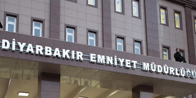 Diyarbak�r'da emniyet binas�na sald�r� giri�imi: 2 tutuklama - Son Dakika Haber