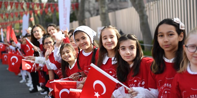 �kinci d�nem 'Bayrak Sevgisi' ile ba�l�yor