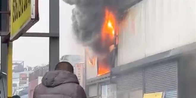 Ba�ak�ehir'de sanayi sitesinde yang�n