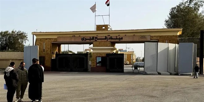 Gazze'nin Refah S�n�r Kap�s� yeniden a��ld�