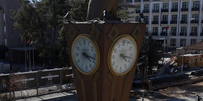 Ad�yaman'da saat kulesi 3 y�ld�r 04.17'yi g�steriyor - Son Dakika Haber