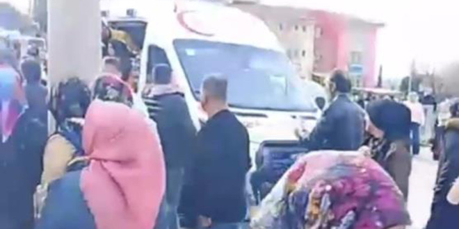 Servis arac�n�n �arpt��� ilkokul 1. s�n�f  ��rencisi hayat�n� kaybetti