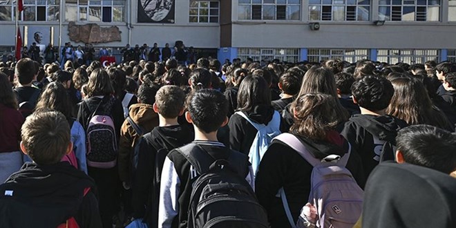 Yar�n t�m okullarda 1 dakikal�k sayg� duru�u yap�lacak