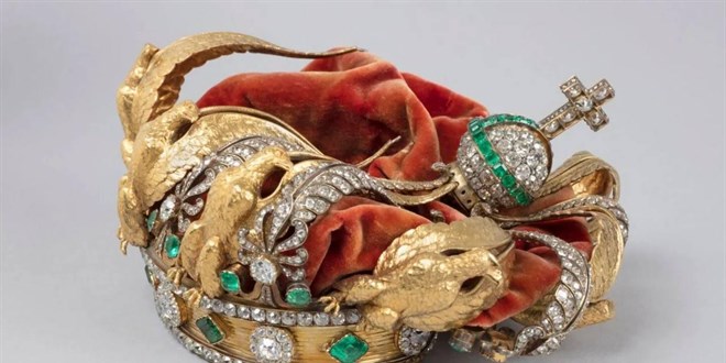 Louvre soygununda hasar g�ren �mparatori�e Tac�'n�n son hali payla��ld� - Son Dakika Haber