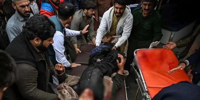 Pakistan'da cuma namaz� s�ras�nda patlama: 31 �l�