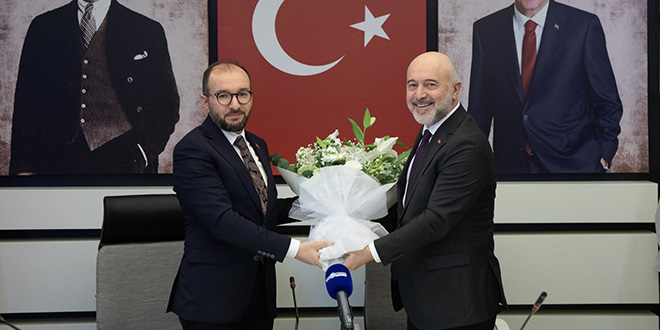 SGK'de ba�kanl�k makam�nda bayrak de�i�imi - Son Dakika Haber