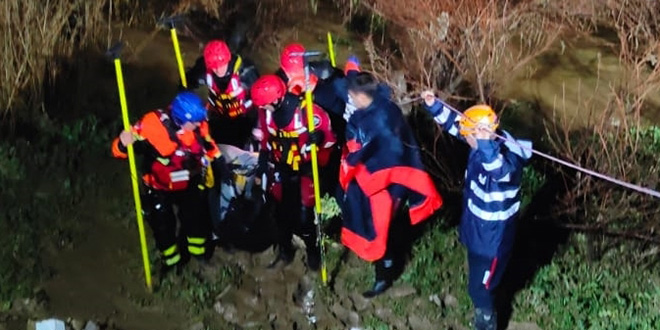 �zmir'de derede kaybolan 8 ya��ndaki k�z �ocu�u �l� bulundu - Son Dakika Haber