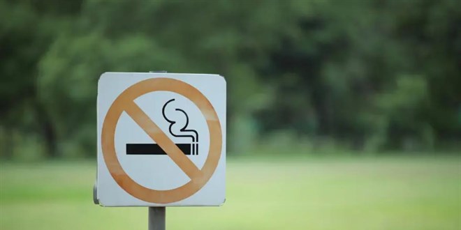 Sigara yasa�� geni�liyor: Parklar ve plajlarda da i�ilmeyecek
