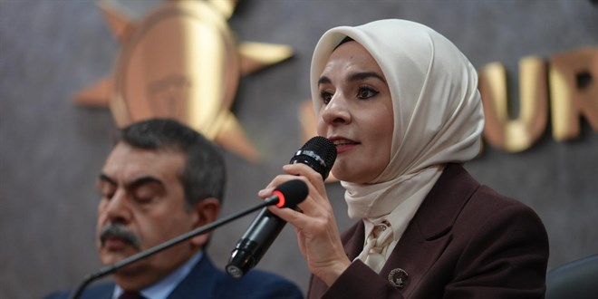 Bakan G�kta�: Biz turist gibi belirli g�nlerde deprem b�lgesine gitmiyoruz - Son Dakika Haber