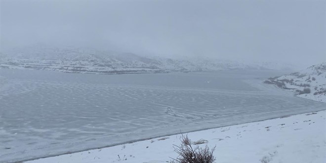 4 Eyl�l Baraj� buzla kapland� - Son Dakika Haber