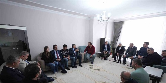 Bakan Tekin'den taziye ziyareti