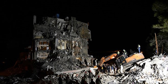 7 b�y�kl���nde deprem kap�da