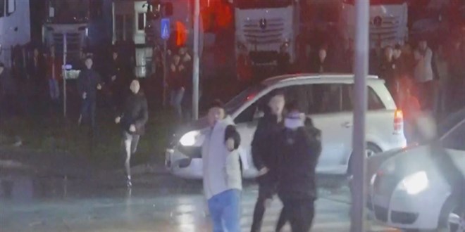 Trabzonspor'un tak�m otob�s�ne ta�l� sald�r�ya ili�kin 6 g�zalt� - Son Dakika Haber