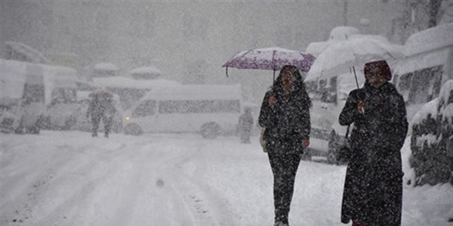 Meteoroloji'den 3 il i�in sar� kodlu kar ya���� uyar�s�