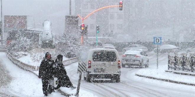 Meteoroloji'den yo�un kar ve sa�anak uyar�s�