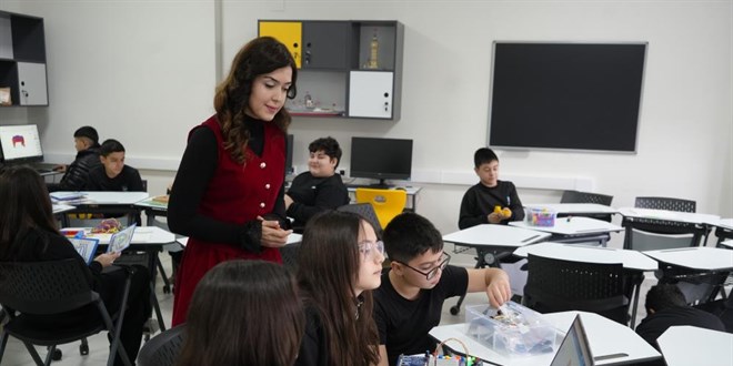 Bu s�n�f farkl�: ��renciler hem ��reniyor hem �retiyor