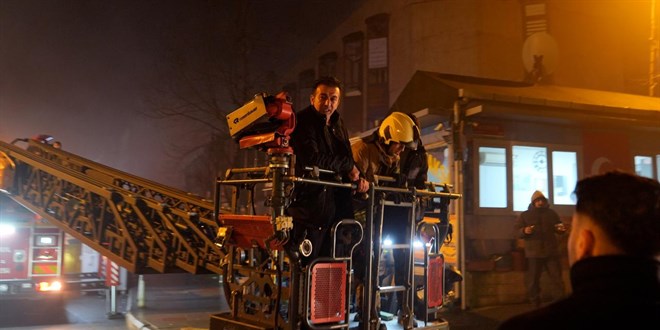 �stanbul'da i� han�nda ��kan yang�nda mahsur kalan 11 ki�i kurtar�ld� - Son Dakika Haber