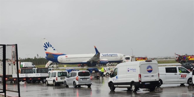 Antalya Havaliman�'nda korkutan kaza - Son Dakika Haber