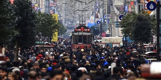 '��rencilerin y�zde 18'i ayda en az bir g�n a� kald���n� s�yl�yor'