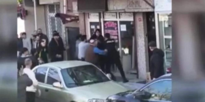 K���k�ekmece'de sat�rl� sald�r�: 4 polis yaral�