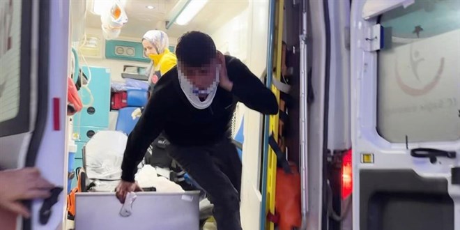 B��aklanarak yaraland�lar, sedyeden atlay�p gazetecilere sald�rd�lar