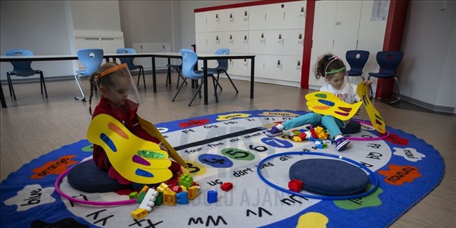 MEB'den 'merdiven alt�' e�itime sava�: Onay� olmayan kapat�lacak!