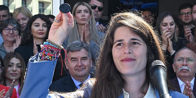 �e�me Belediye Ba�kan� Lal Denizli ifadeye �a��r�ld� - Son Dakika Haber