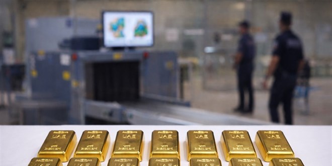 Polis ve g�venlik g�revlisine 'alt�n r��veti' davas�: 12'�er y�l hapis istendi