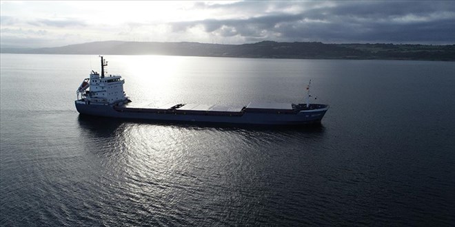 �anakkale Bo�az�'nda ar�zalanan kuru y�k gemisi kurtar�ld�