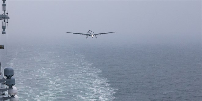 Bayraktar TB3 hedefi on ikiden vurdu: NATO Komutan� alk��larla izledi! - Son Dakika Haber