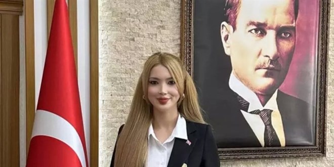 Herkesin 'Barbie kaymakam' dedi�i Tu��e Orhan g�revine asaleten atand�