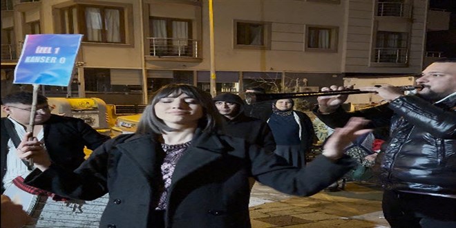 Kanseri yenen �zel ��retmene davul zurnal� kutlama - Son Dakika Haber