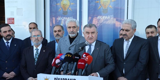 Bakan Bak: Birileri gibi deprem turisti de�iliz, s�z�m�z� yerine getirdik - Son Dakika Haber