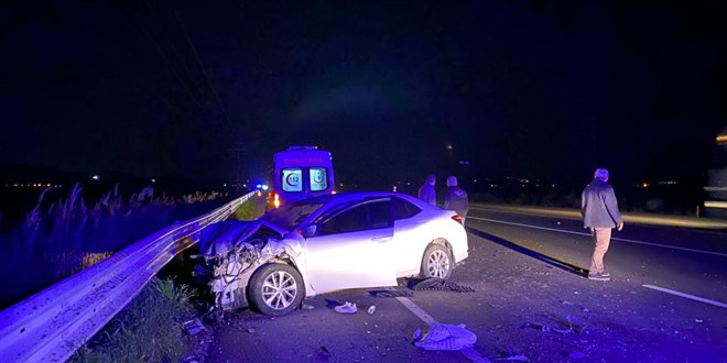 Adana'da feci kaza: Trakt�r ikiye b�l�nd�: 6 yaral� - Son Dakika Haber