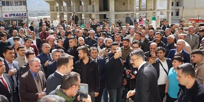 Bakan Yard�mc�l��� g�revine atanan Hakkari Valisi �elik'ten veda ziyareti - Son Dakika Haber