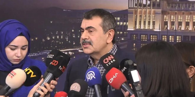 Bakan Tekin: Okullar�m�zda etkinlik ba�latt�k, okullar�m�z c�v�l c�v�l