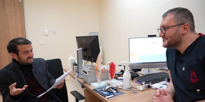 Randevu �ilesi �iir oldu: T�rk�e ��retmeninden doktora 'ta�lama'