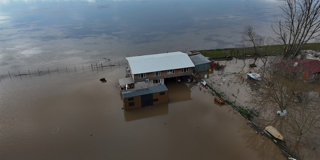 Edirne'de tar�m arazileri ve yerle�im yerleri sular alt�nda kald� - Son Dakika Haber