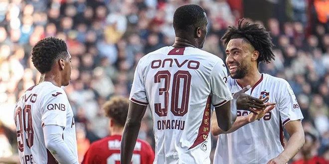 Trabzonspor, Gaziantep'te iki dakikada geri d�nd�