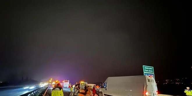 TEM Otoyolu'ndaki kazaya 16 ara� kar��t� - Son Dakika Haber