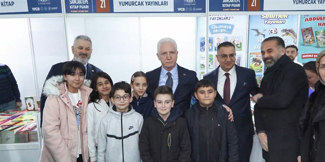 Vali G�l: Hedefimiz okullardaki kitap say�s�n� 10 milyona ��kartmak