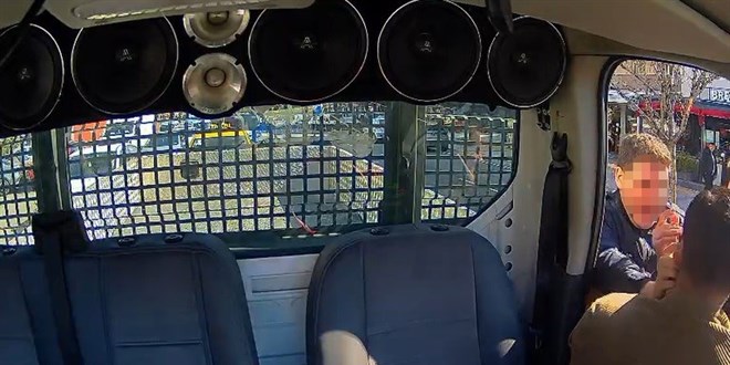 �zmir'de s�r�c�ye darp soru�turmas�: 2 polise idari i�lem